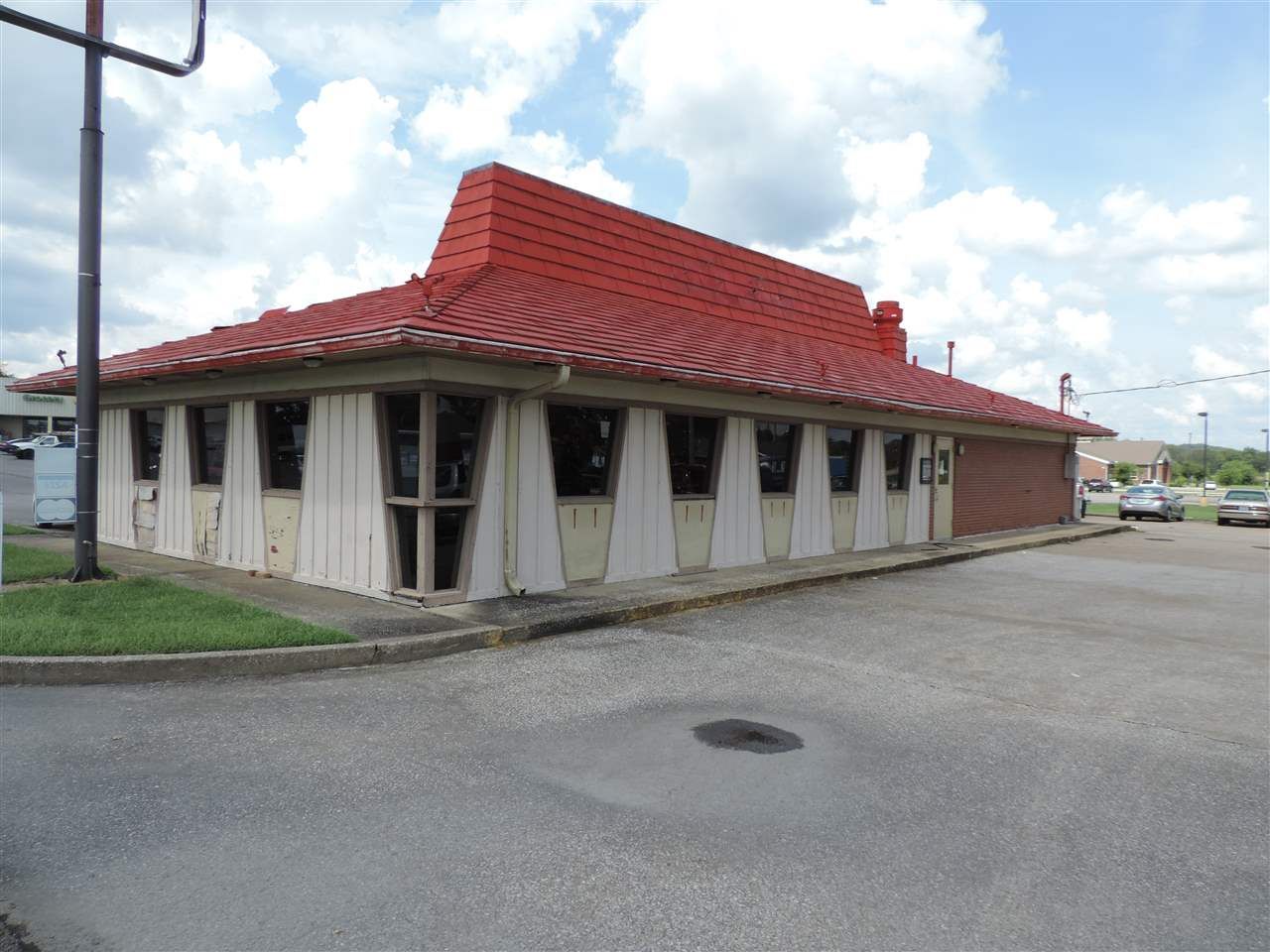 109 Armory Dr, Russellville, KY 42276